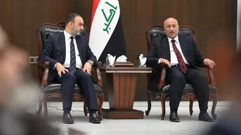الإعلام والاتصالات تبحث مع محافظ كربلاء تطوير البنية الرقمية وخدمات الاتصالات
