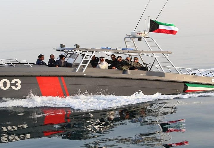 زوارق كويتية تدخل المياه العراقية قرب “خور عبد الله”