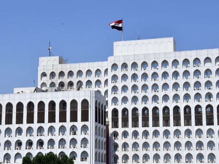الخارجية العراقية ترحب بقرار “العمال الكردستاني” حلّ نفسه وتدعو لدفع جهود السلام