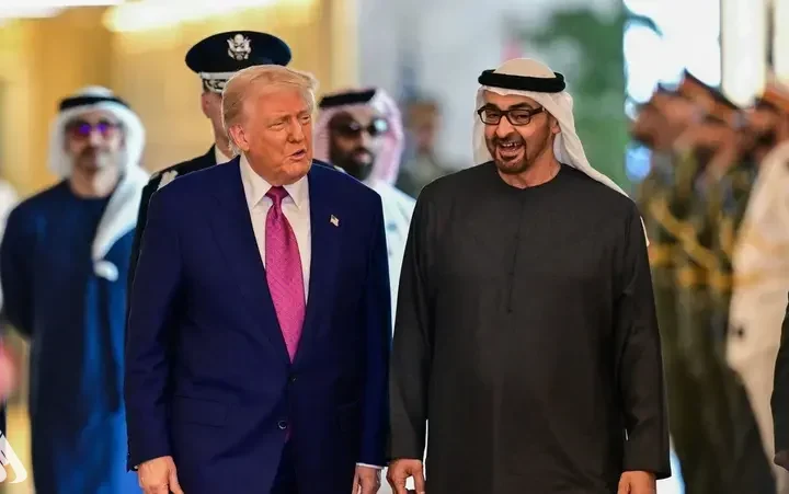 ترامب من أبو ظبي: لقاء مرتقب مع بوتن وتطورات حاسمة خلال أسابيع