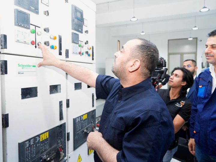 وزير الكهرباء يفتتح مشروعين جديدين لفك اختناقات الشبكة في البصرة