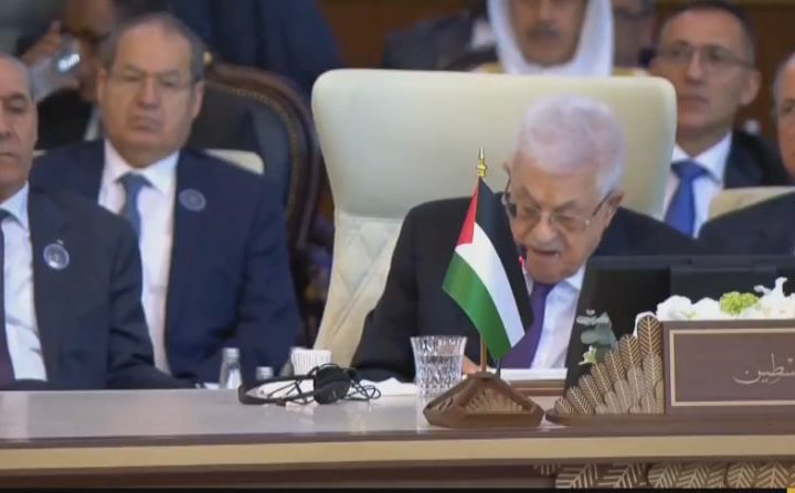 الرئيس الفلسطيني يدعو لنزع سلاح حماس