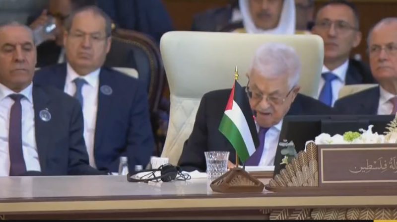الرئيس الفلسطيني يدعو لنزع سلاح حماس