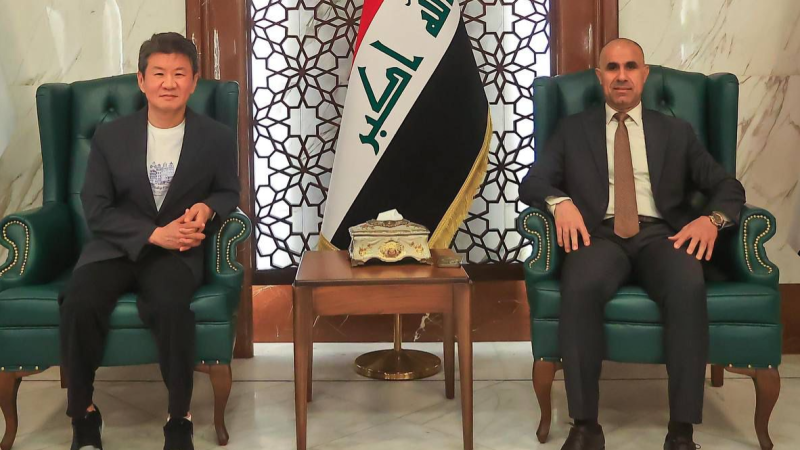 رئيس الاتحاد الكوري الجنوبي يصل البصرة لحضور قمة التصفيات أمام العراق