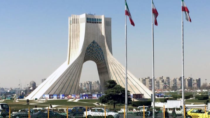 إيران تهاجم قرار ترامب بحظر السفر تصفه بالتمييز الديني