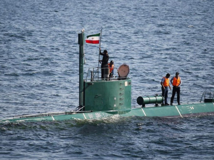 إيران تطلق صواريخ من غواصات باتجاه إسرائيل لأول مرة وسط تصاعد خطير في التوترات