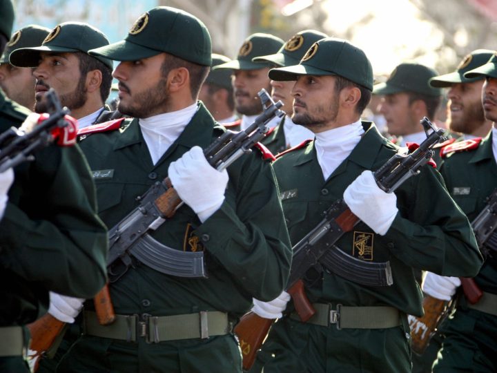 الحرس الثوري الإيراني يعلن استشهاد 11 عنصراً في أذربيجان الشرقية