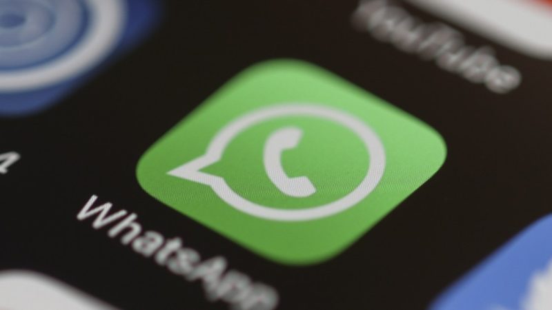واتساب تنفي نقل بيانات الإيرانيين إلى إسرائيل وتحذر من “ذريعة للحجب”
