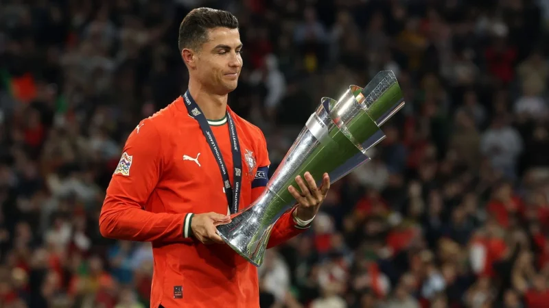 أنشيلوتي يهنئ رونالدو على تتويجه بدوري الأمم الأوروبية ويثني على احترافيته رغم الـ40