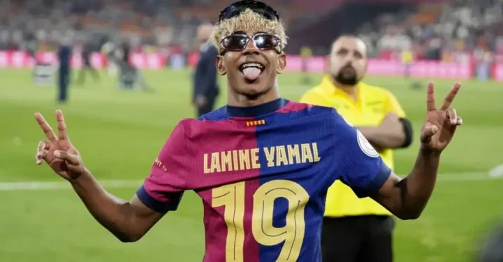 لامين جمال يُتوج بجائزة أفضل لاعب شاب في الليغا بعد موسم استثنائي مع برشلونة