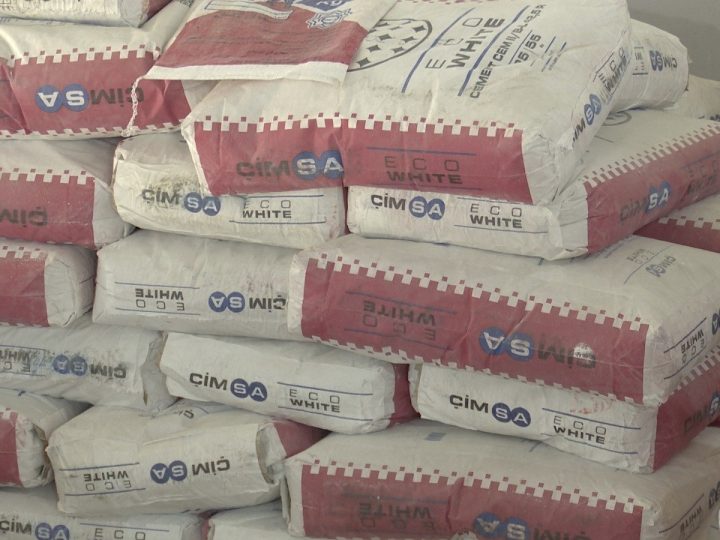 الصناعة تكشف خطة لتوسيع إنتاج السمنت بطاقة 52 مليون طن سنوياً