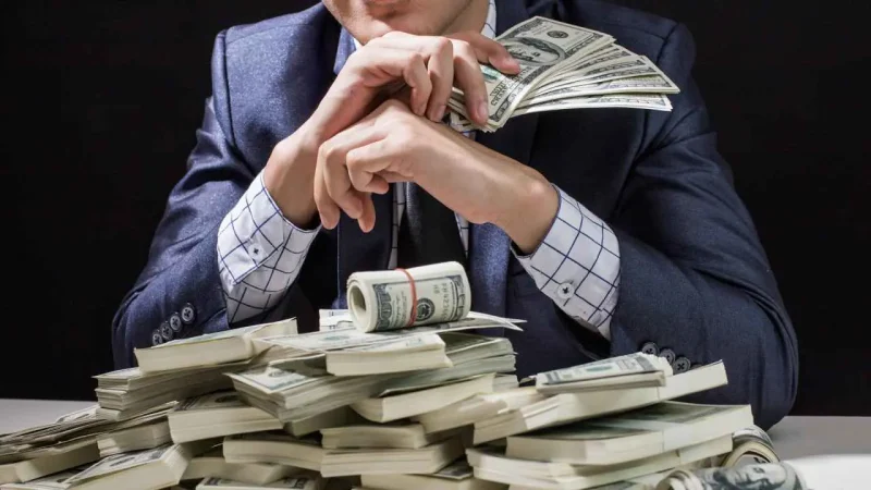 ثروات الأغنياء تحلّق إلى 90.5 تريليون دولار