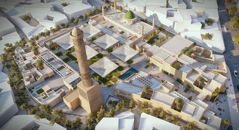 جامع النوري الكبير يصدح بالتكبيرات مجددا في أول صلاة عيد منذ تدميره