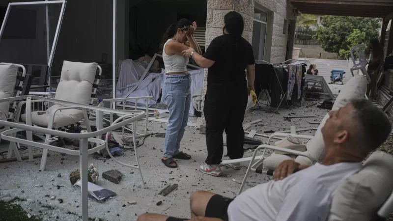 إسرائيل تؤكد إصابة أكثر من 800 شخص جراء الهجمات الصاروخية الإيرانية