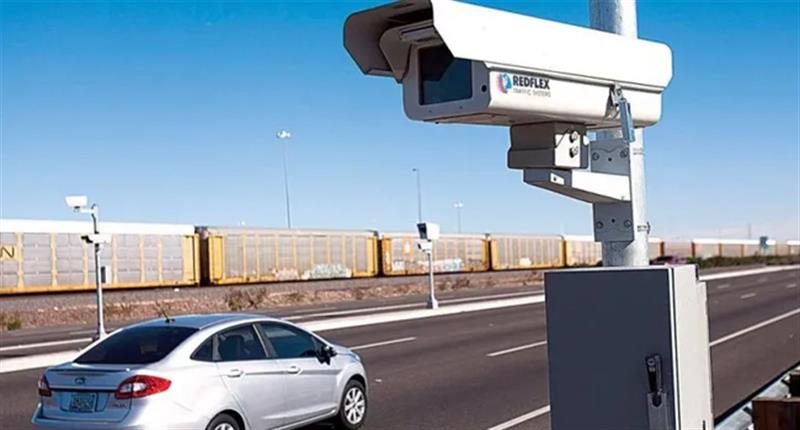 وزير الداخلية يعلن انطلاق العمل بالإشارات الذكية والرادارات في بغداد الشهر المقبل