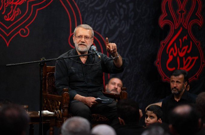 لاريجاني: لا تفاوض قبل توضيح أسباب الحرب و”التكتيك” بيد خامنئي