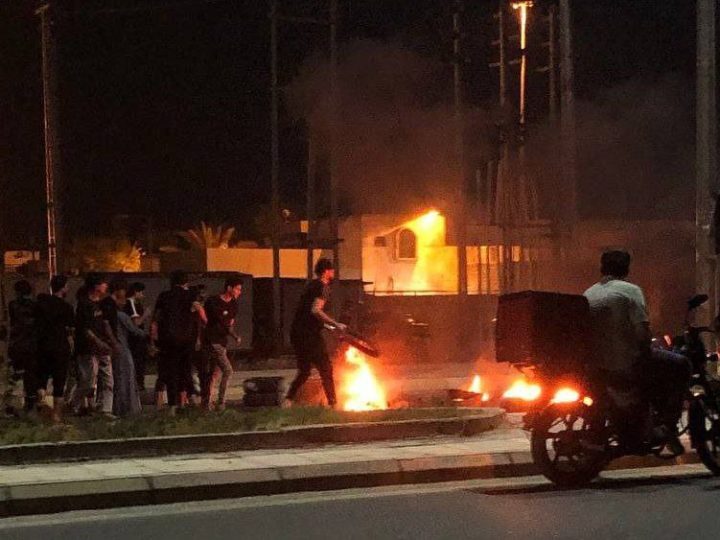 تجدد التظاهرات في “المشرح” بمحافظة ميسان احتجاجًا على انقطاع الكهرباء وشحة المياه