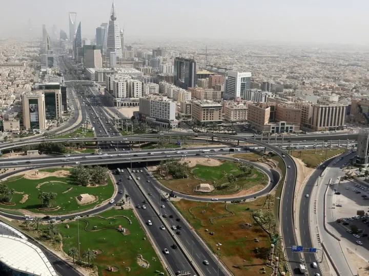 أسهم العقارات السعودية تقفز بعد إقرار نظام تملك الأجانب