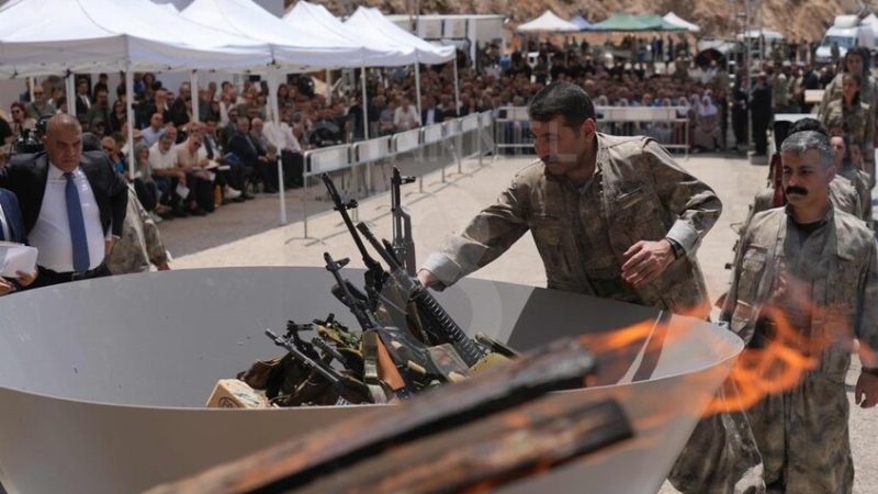 الرئاسة التركية: إلقاء مسلحي حزب العمال الكردستاني سلاحهم نقطة تحول لا رجعة فيها