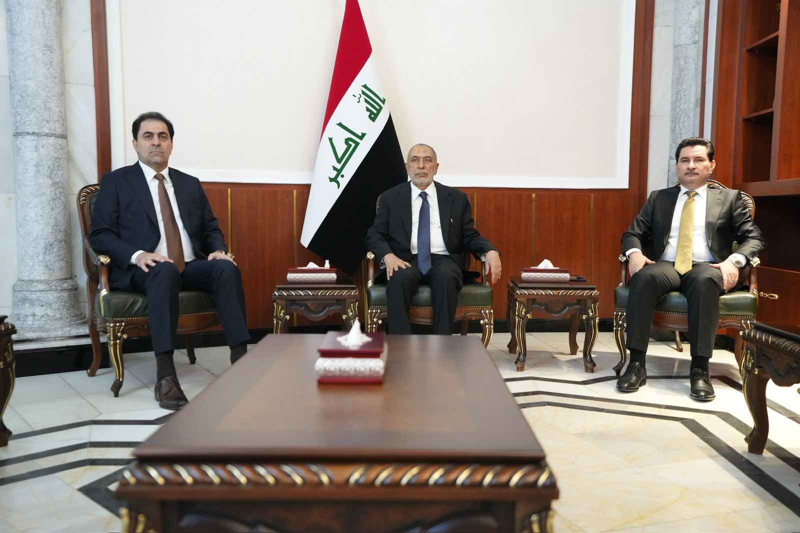المندلاوي يوجه اللجان النيابية بحسم القضايا والقوانين الجوهرية التي تمس سيادة البلد ومصالح الشعب