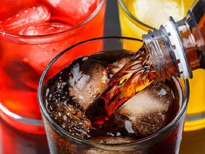 لماذا تزيد الكولا من خطر الإصابة بحصى الكلى؟
