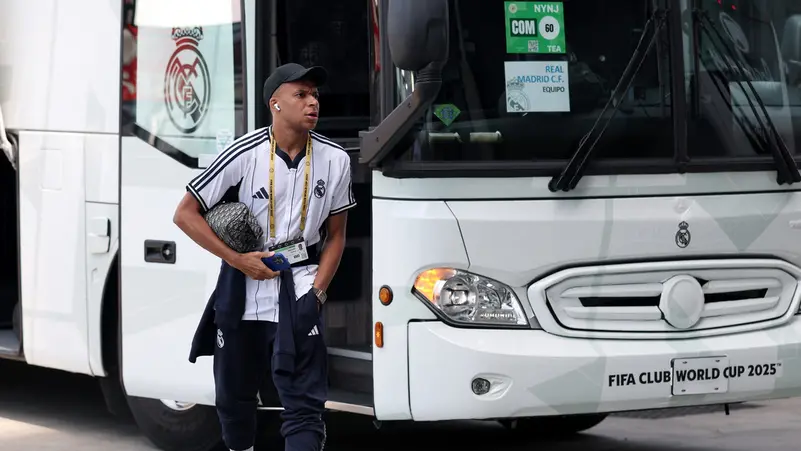 تصرف غريب.. ريال مدريد يترك مبابي وحيداً ويسلمه للشرطة