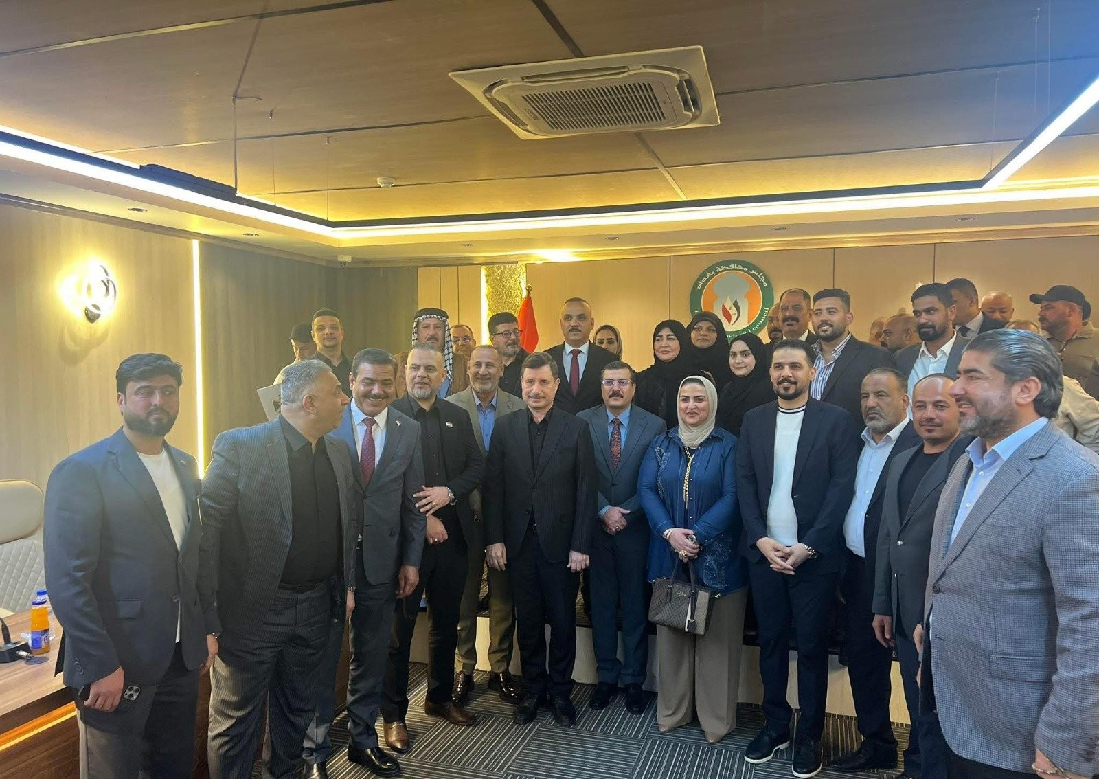 مجلس بغداد يقيل العلوي وينتخب موحان محافظا جديدا