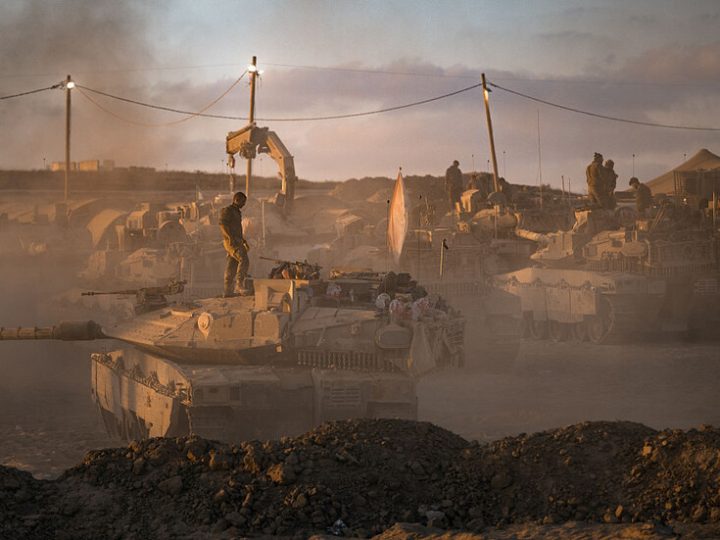 الجيش الإسرائيلي يعلن مدينة غزة منطقة قتال خطرة وخارج نطاق أي هدنة