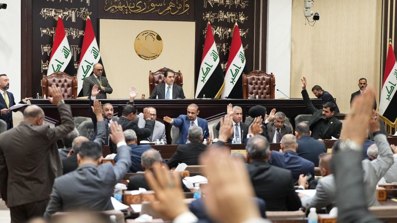 مجلس النواب يرفع جلسته بعد التصويت على رئيسي مجلس الدولة والخدمة الاتحادي