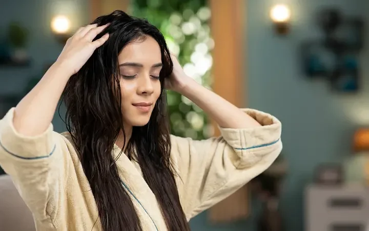 كيف نجعل الشعر ينمو 15 سم في 10 أشهر فقط؟