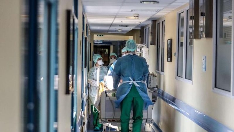 فضيحة تهز فرنسا.. ممرضة متهمة باغتصاب رضع وتصويرهم داخل وحدة عناية مركزة