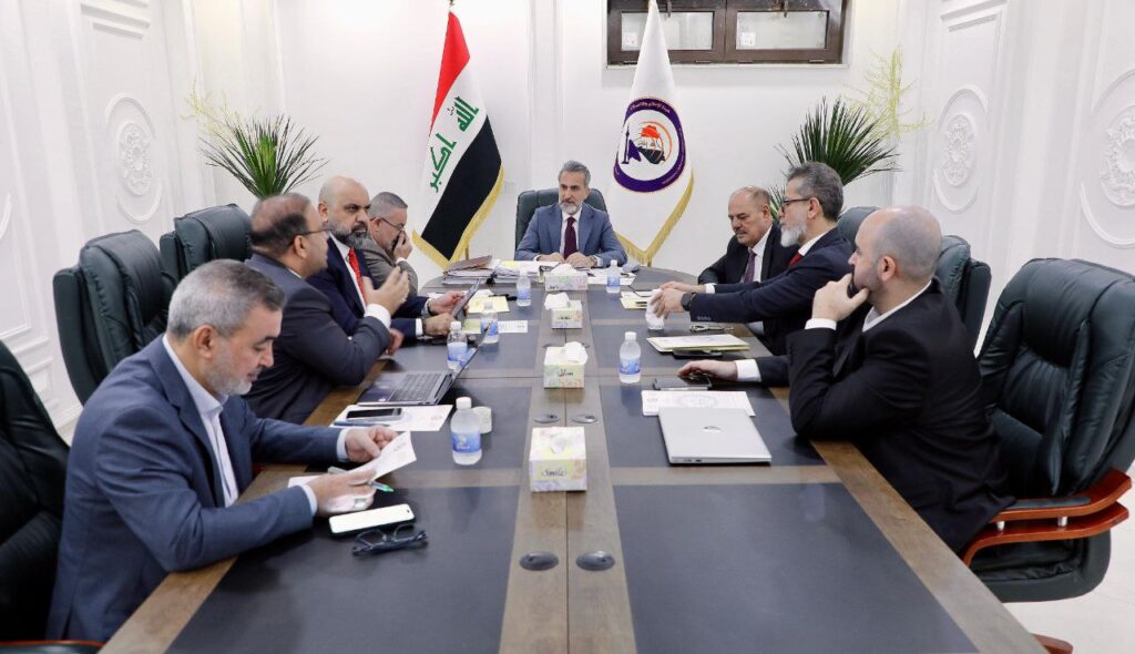 العراق يمنع إعادة تمثيل الجرائم في البرامج التلفزيونية وتشديد الرقابة على المحتوى