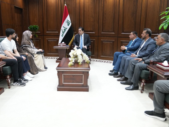 المندلاوي يستقبل الشباب المفرج عنهم بالسعودية ويطالب التعليم العالي بأحتساب سنة اعتقالهم” عدم رسوب “