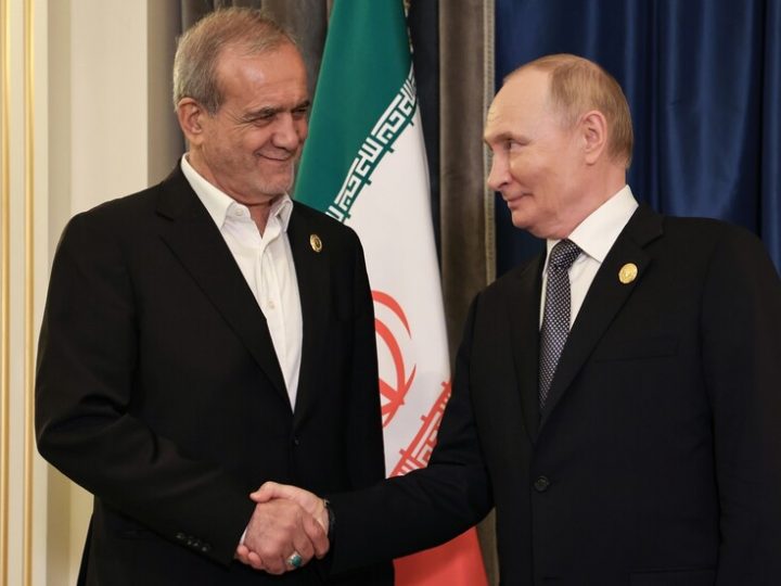 بزشكيان: التعاون الإيراني الروسي يثبت انتهاء عصر الهيمنة الأحادية في العالم
