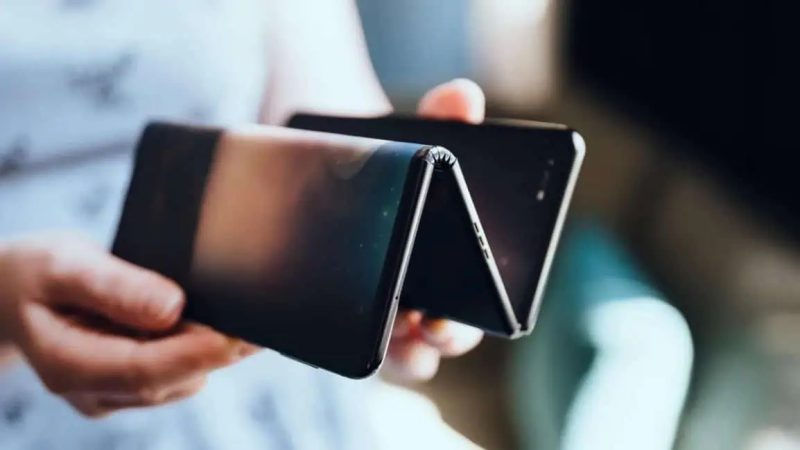 سامسونغ تدرس إطلاق أول هاتف ثلاثي الطي في الولايات المتحدة