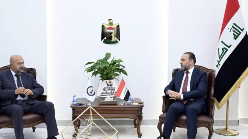 رئيس هيأة الإعلام يناقش تعزيز الهوية الوطنية عبر التعاون مع مؤسسة بابل الثقافية