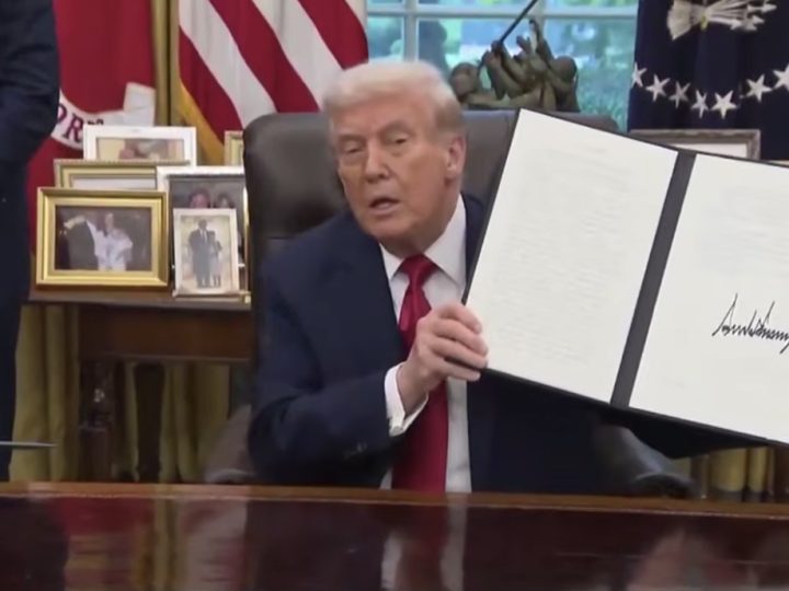 ترامب يوقع أمرًا تنفيذيًا بشأن تيك توك .. فيديو