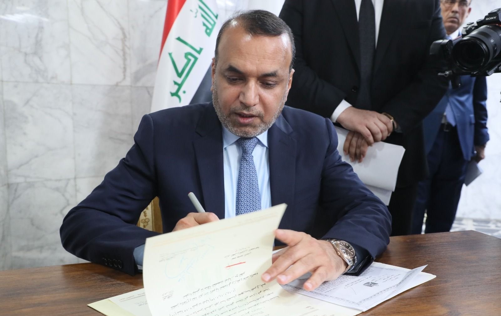 الأسدي: المالية ستبدأ غداً بصرف الرواتب كاملة بدون استقطاع