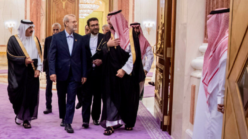 لاريجاني بعد لقاء بن سلمان: بحثنا التعاون الدفاعي وتقرر أن يتم على شكل مجموعات