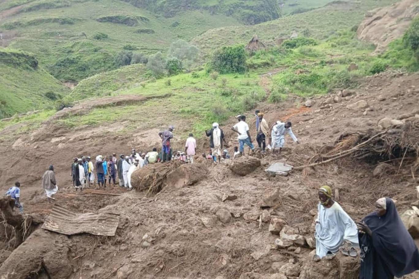 مصرع 1000 شخص بانهيار أرضي غرب السودان