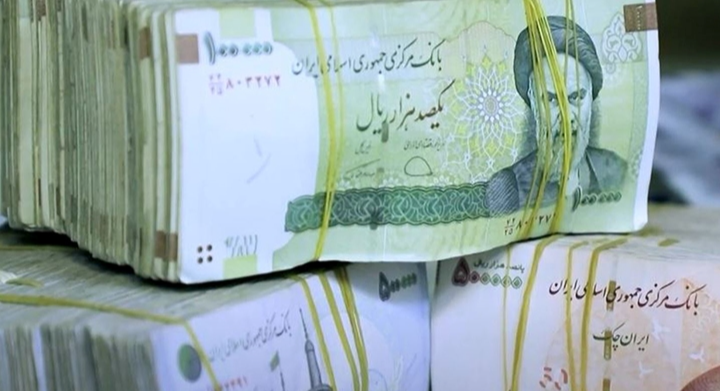 التومان الإيراني يسجل مستوى قياسياً جديداً بعد العقوبات