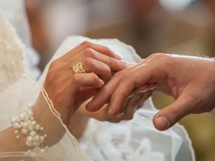 “عروس” سورية تحتال على 6 رجال عرب بعشرات آلاف الدولارات في تركيا