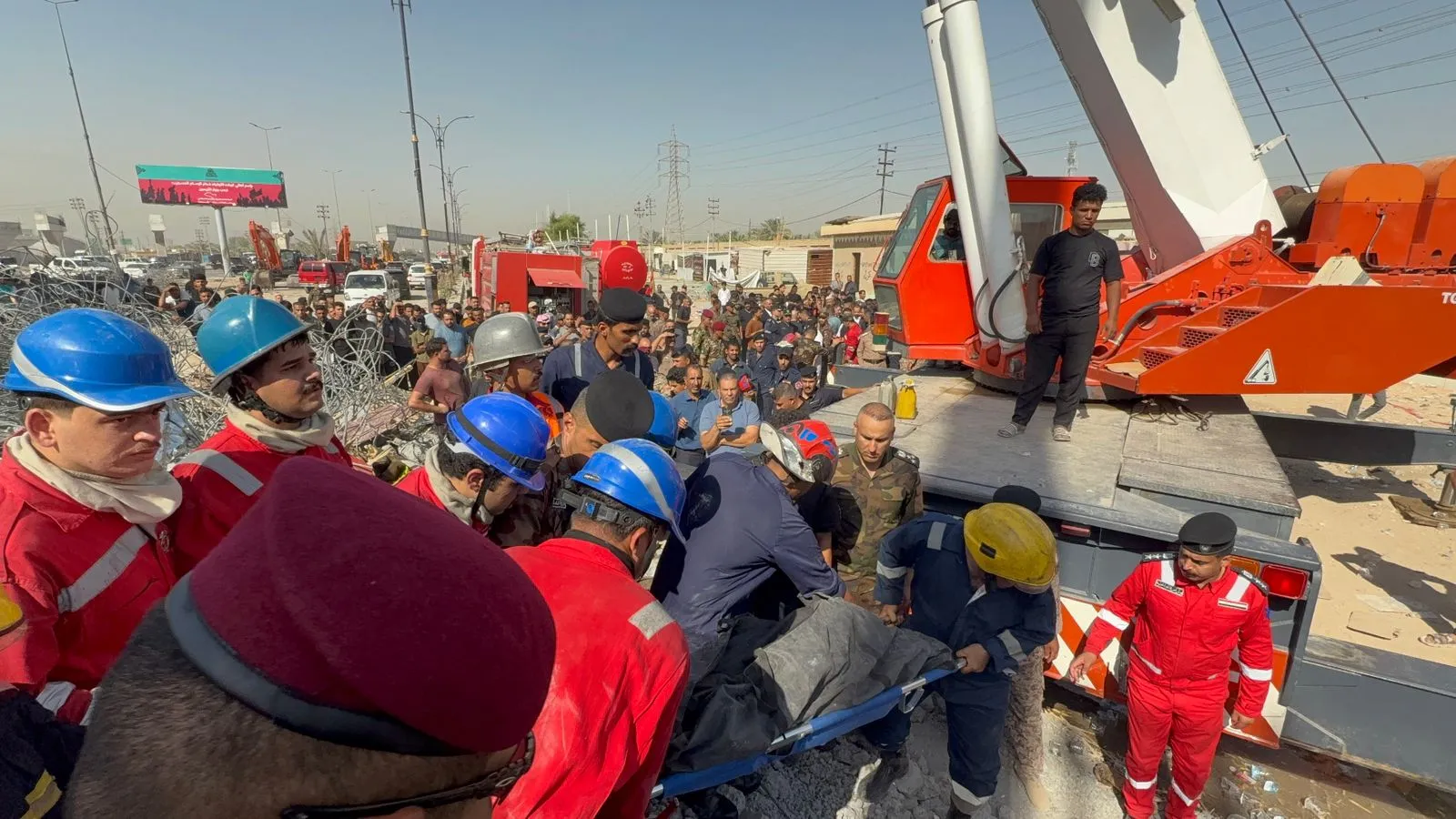 فرق الدفاع المدني تنهي أعمالها بجسر العطيشي بكربلاء المقدسة وتعلن إنقاذ 7 أشخاص وانتشال جثتين