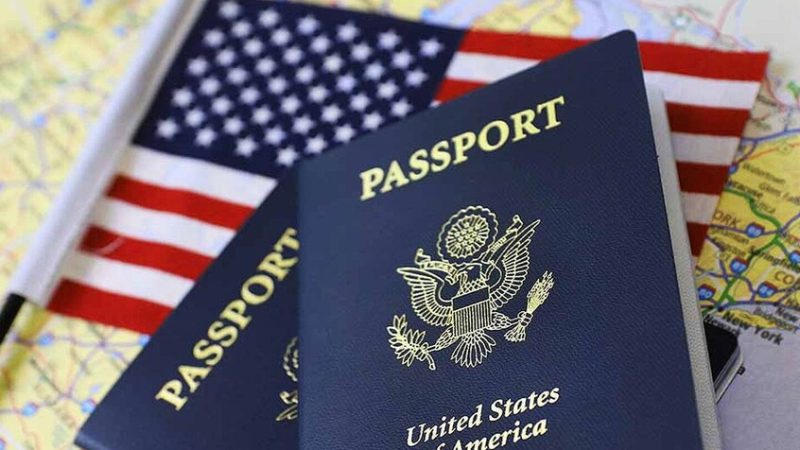 لأول مرة منذ 20 عاما.. جواز السفر الأمريكي يفقد بريقه