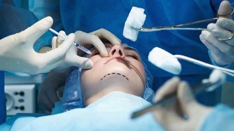 نقابة الأطباء توجّه بمنع تصوير المناطق الحساسة في عمليات التجميل ومحاسبة المخالفين