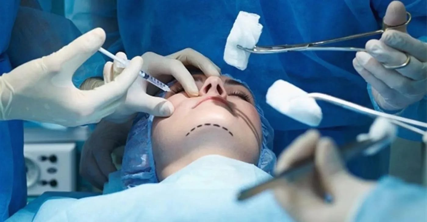 نقابة الأطباء توجّه بمنع تصوير المناطق الحساسة في عمليات التجميل ومحاسبة المخالفين