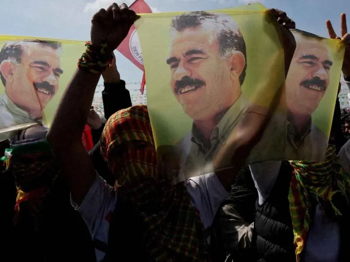 بعد انسحاب قواته من تركيا.. العمال الكوردستاني يطالب بحرية أوجلان