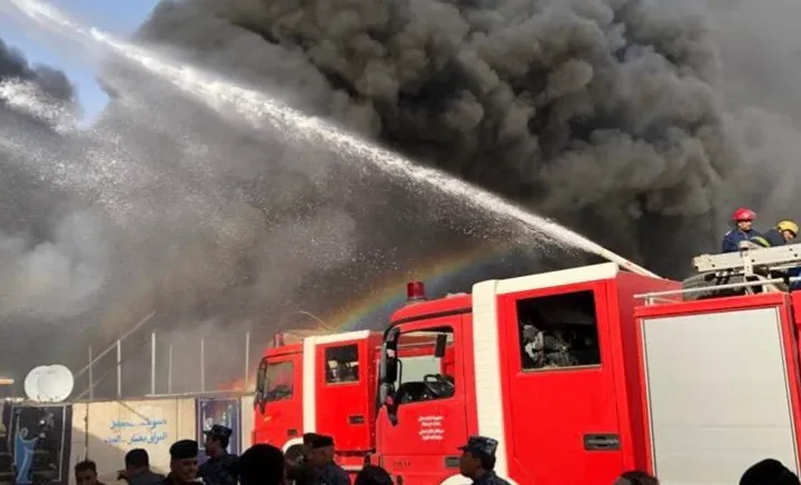 إصابة وخسائر مادية بحريق التهم مخزنا لزيوت السيارات في كركوك