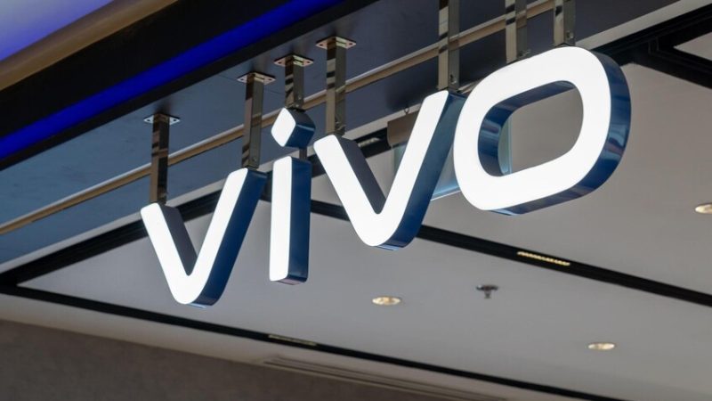 Vivo تتحدى سامسونغ وآبل بهاتف متطور