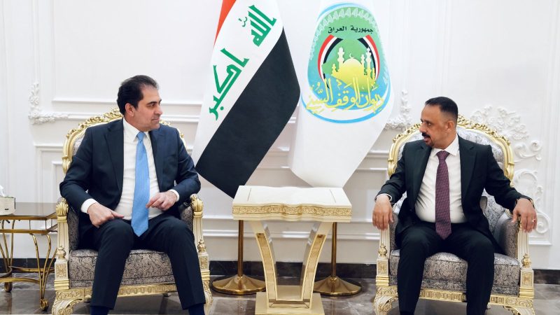 المندلاوي يلتقي رئيس الوقف السني ويؤكد على دور المؤسسات الدينية في تعزيز قيم الوسطية والاعتدال